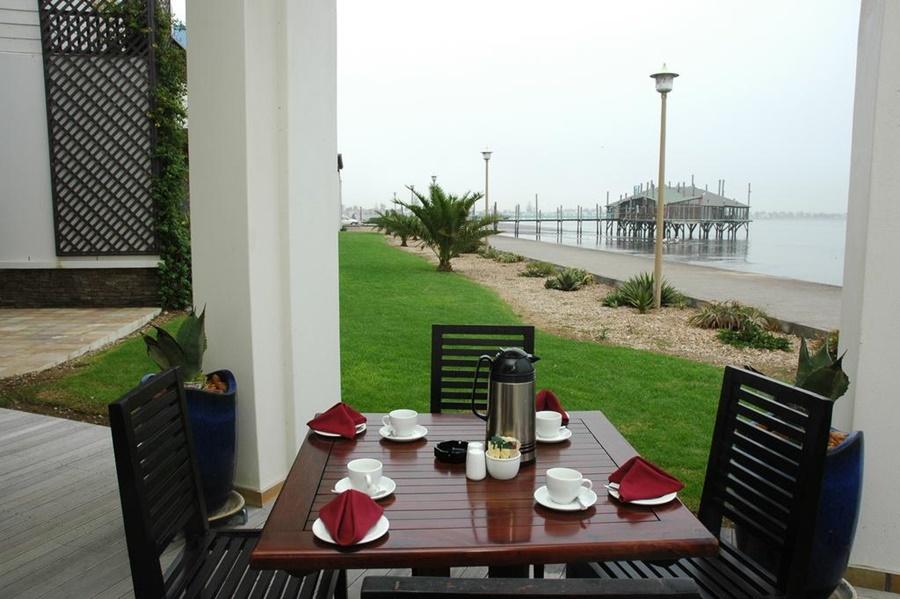 Protea Hotel By Marriott Walvis Bay Pelican Bay Extérieur photo